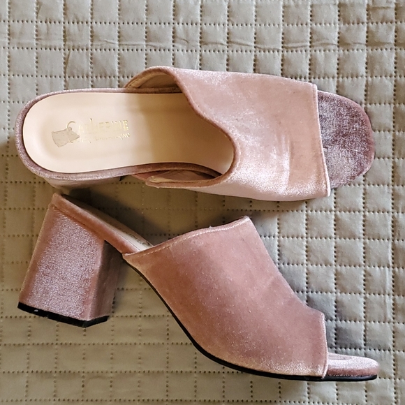 Catherine Malandrino Sandals Women - Picture 3 of 4